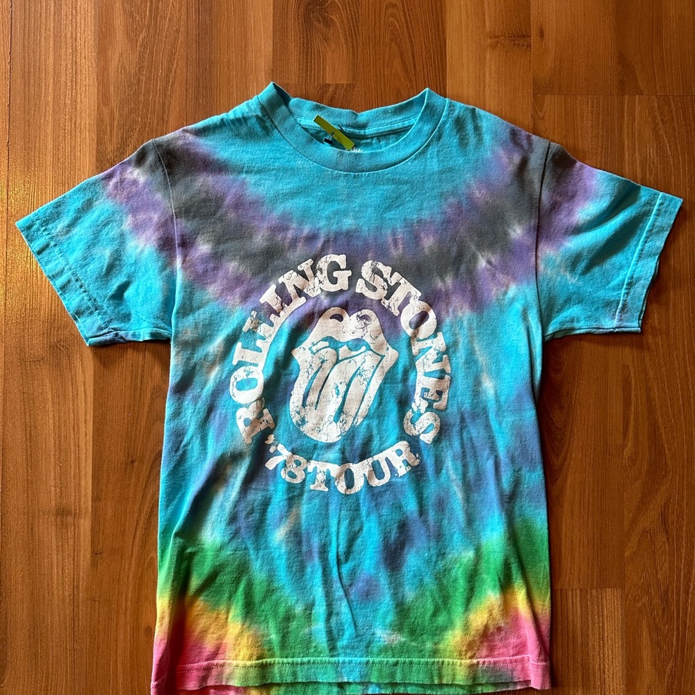 Rolling Stones ‘78 Tour Tie-Dyed T-Shirt sz S Small NWT. Hot Topic Rock N’ Roll - Picture 2 of 4